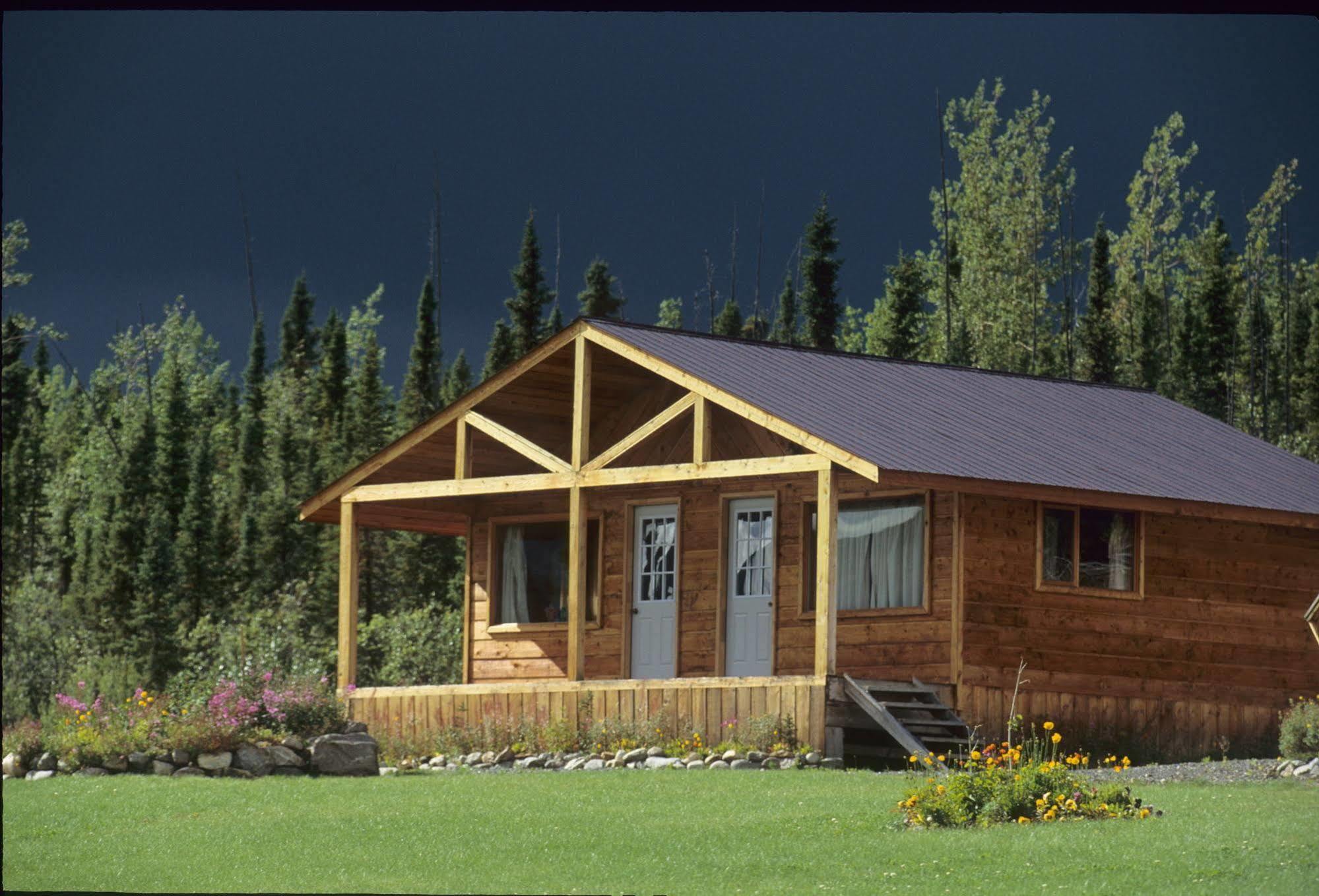 Inconnu Lodge Mcevoy Lake Exterior foto
