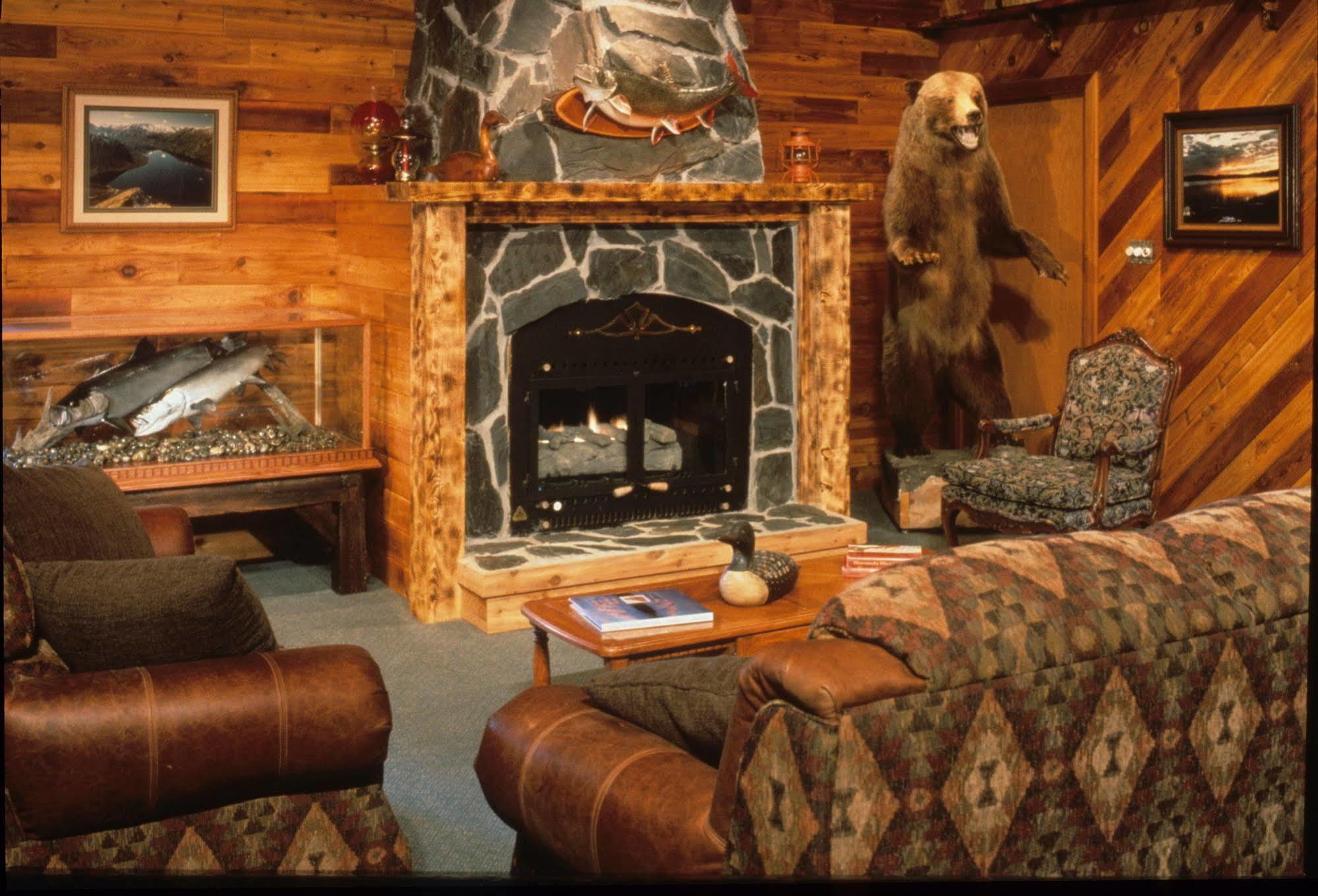 Inconnu Lodge Mcevoy Lake Exterior foto